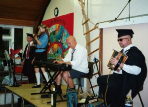 Jethro and the Bismarcks - Nina, Gareth and Ed (scary or what?)