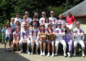 Joined by the rest of the tourists, and people you never even realised were there ......