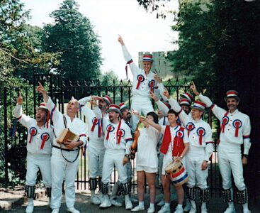 I can't really see the point of this - l to r Simon, Gareth, Jameson, Paul, Lee, Mike on high, Jane, Mal's chin, Bob, John's hat, Jerry, Rob, Malcolm