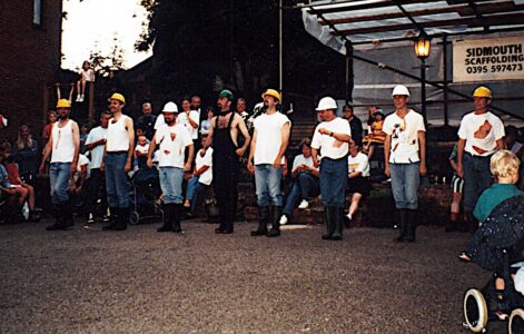 Sunday's Morris Party at the Anchor - lining up for Berkshire Bumfolosi's Gumboot Dance, in which Mike would upstage us all with his now legendary and scene stealing shirt ripping ...