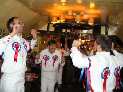 26 Jun - Dorset Tour - The Smiths Arms, Godmanstone - raining outside so ........