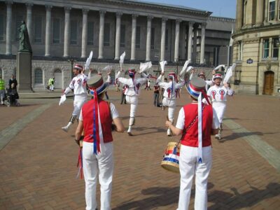 .... the splendour of Victoria Square ...