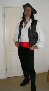... meaning we could all come as pirates and go oooh-aarrh all noite
