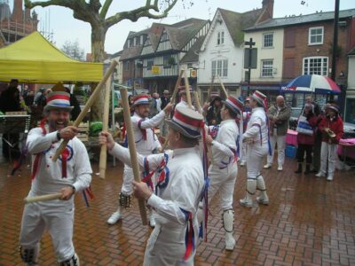 22nd Dec, Xmas looming, but BB are still playing to their (adoring) public on their St. Thomas Day dance out ....
