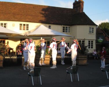 3rd July - at The White Hart, Sherfield with Mayflower