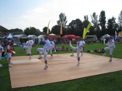 30 Aug - Wallingford Bunkfest - galleying on the Kinecroft small stage .....