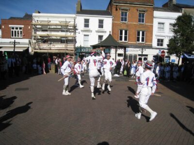11 Oct, Banbury Canalside Festival, at the town centre bandstand.