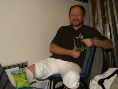 Jerry's leg expired during the sword dance, so he exited for some peas and a pint ...