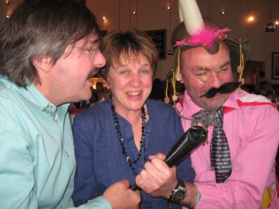 Later, Bob had trouble keeping out of the Lee / Jameson crossfire .... Later, Bob had trouble keeping out of the Lee / Jameson crossfire ....