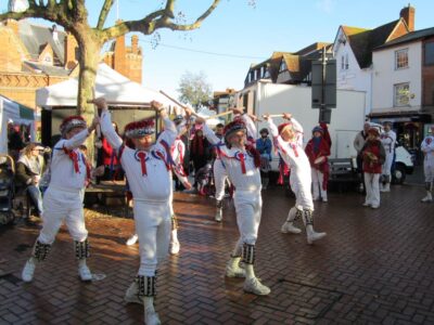 17 Dec - St Thomas Day lunchtime dance out in Wokingham, all tinselled up 17 Dec - St Thomas Day lunchtime dance out in Wokingham, all tinselled up