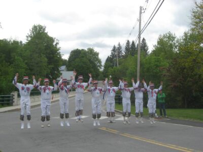 Knees Up in the middle of the road Knees Up in the middle of the road