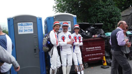 Yes, it's Simon trapped in there ... again ... Yes, it's Simon trapped in there ... again ...