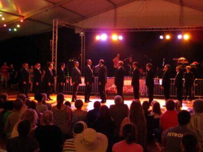 The evening Tickled Pink ceilidh - yes it's those suited and booted boys (and girls) again ... The evening Tickled Pink ceilidh - yes it's those suited and booted boys (and girls) again ...