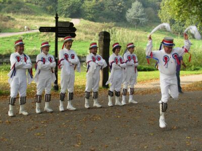 Paul leads off 2 by 2 - and he's about to last the whole distance Paul leads off 2 by 2 - and he's about to last the whole distance