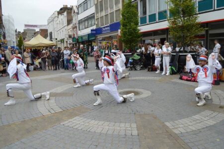 Down on one knee at the end, in case of a passing monarch with a sword - arise, Sir Jerry?! Down on one knee at the end, in case of a passing monarch with a sword - arise, Sir Jerry?!