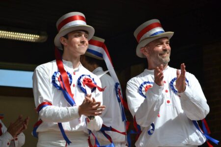 Still on the stage, a very relaxed Mazurka Still on the stage, a very relaxed Mazurka