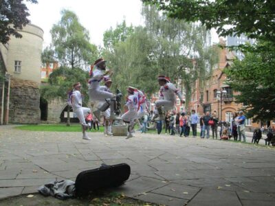Lift off by Robin's Hood Statue Lift off by Robin's Hood Statue