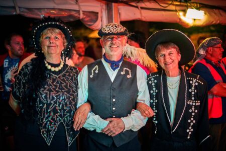 Why I do declare! It's some Pearly Kings and Queens at the Morris Party!