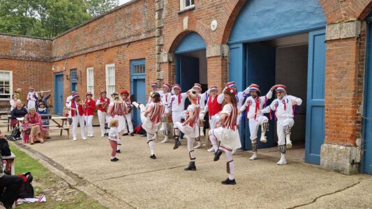 A combined Shepherds Hey / Knees Up A combined Shepherds Hey / Knees Up