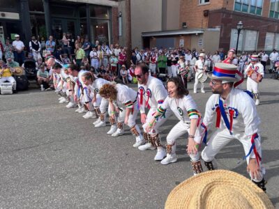 Nice lines for Knees Up Nice lines for Knees Up