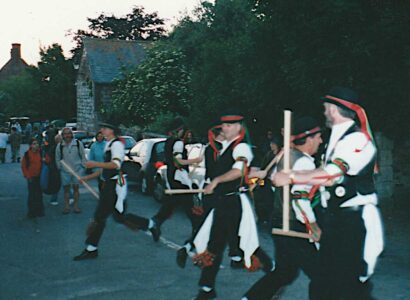 Avebury, midsummer solstice, Thur 21 Jun, assorted druids, nutters, and Holt Morris Avebury, midsummer solstice, Thur 21 Jun, assorted druids, nutters, and Holt Morris