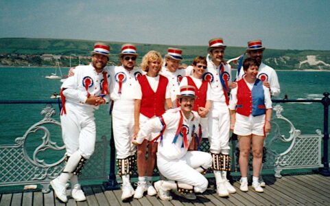 Lee, what are you doing with your hands? Lee, what are you doing with your hands?