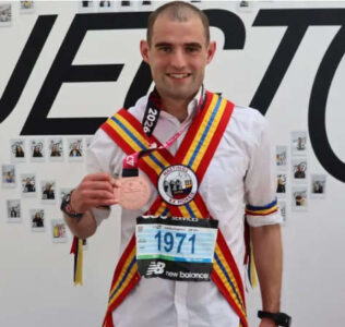 Marathon Man Rhys sets a new world record for the fastest Marathon dressed as a morris dancer - 2hrs, 42 mins, 51 secs - wow!! Marathon Man Rhys sets a new world record for the fastest Marathon dressed as a morris dancer - 2hrs, 42 mins, 51 secs - wow!!