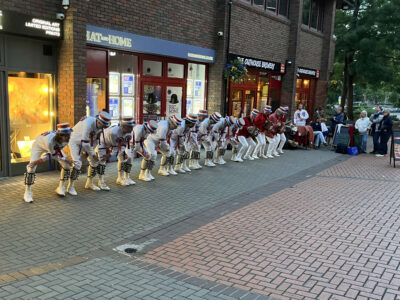 Knees bent, arms stretched, rah rah rah!