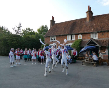 1-6 at The Bell, Aldworth - an evening with Old Speckled Hen