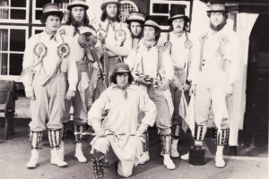 Silwood Morris 1977 - (l to r) - unsure, Pete Townsend, Ron Withington, unsure, Alan Morton, Mel Williams, Jeff Bates, (kneeling) Adrian Silwood Morris 1977 - (l to r) - unsure, Pete Townsend, Ron Withington, unsure, Alan Morton, Mel Williams, Jeff Bates, (kneeling) Adrian